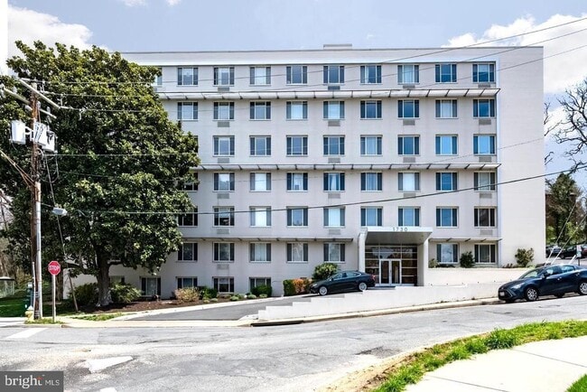 Building Photo - 1730 Arlington Blvd