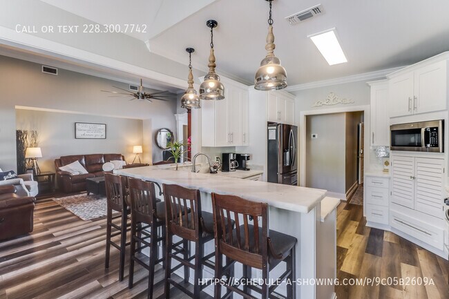 Building Photo - 1713 Shelby Ln