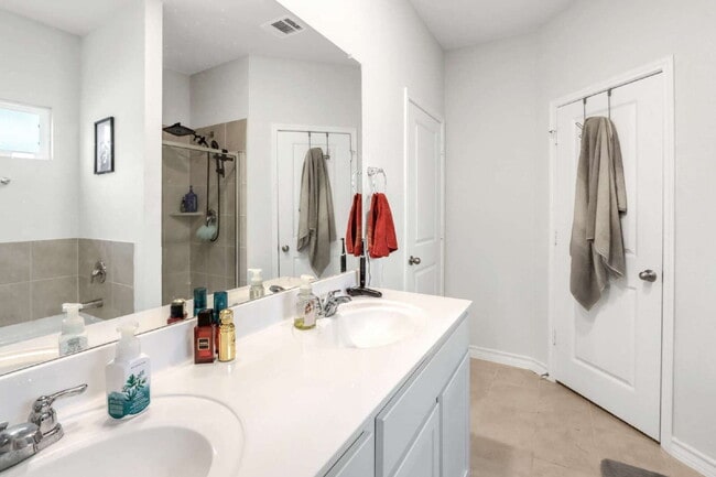 Building Photo - "1/2 Month Free at 110 Spurfowl: 5-Bedroom...