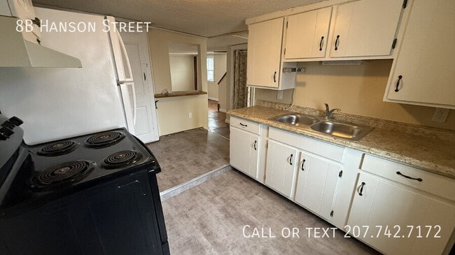 Building Photo - 8 Hanson St