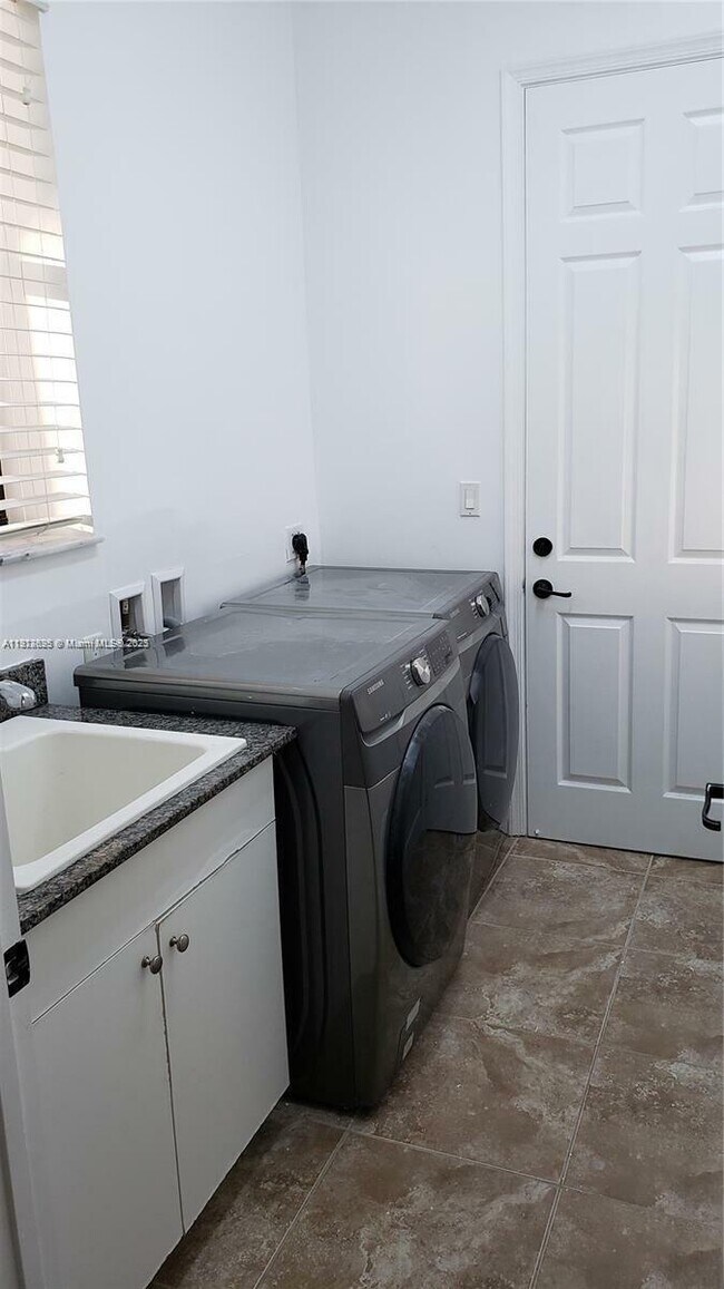 Building Photo - 8280 NW 28th St