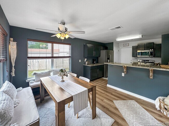 Building Photo - A beautifully remodeled 3-bedroom 2.5-bath...