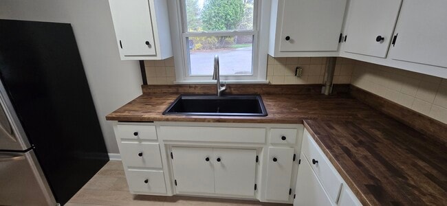 Building Photo - 895 Warrenville Rd