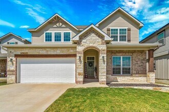 Building Photo - 632 Friar Tuck Dr