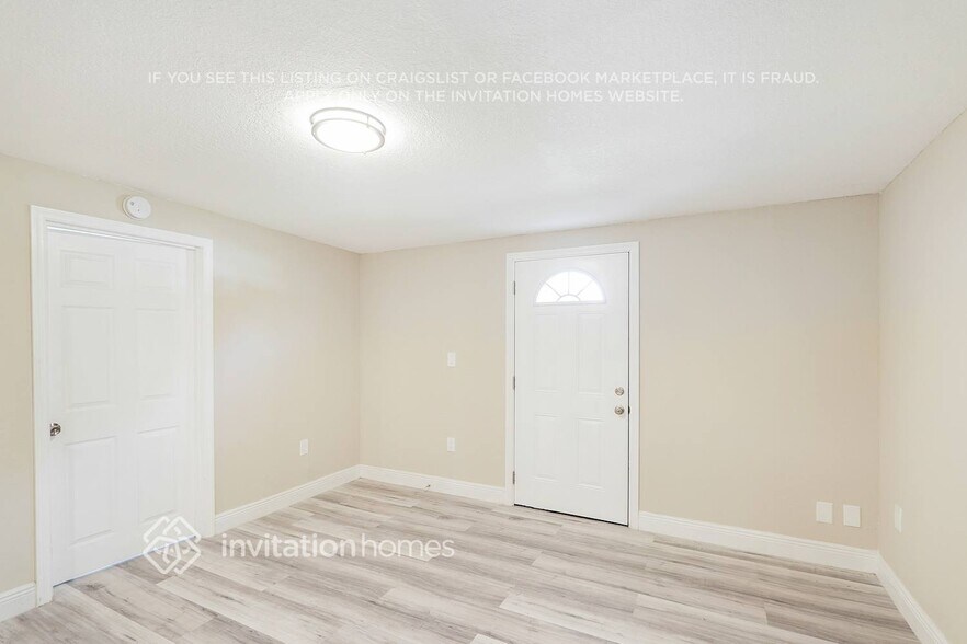 Building Photo - 7111 Dellwood Dr