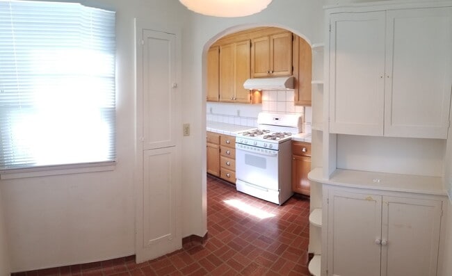 Building Photo - 3 Homes on 1 Lot! 7 Bedroom 4 bath home close to POLY off of Grand Avenue Entrance!!!!