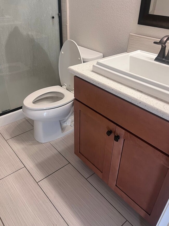 Building Photo - Riverbank!