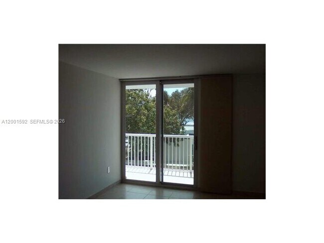 Building Photo - 150 SE 25th Rd