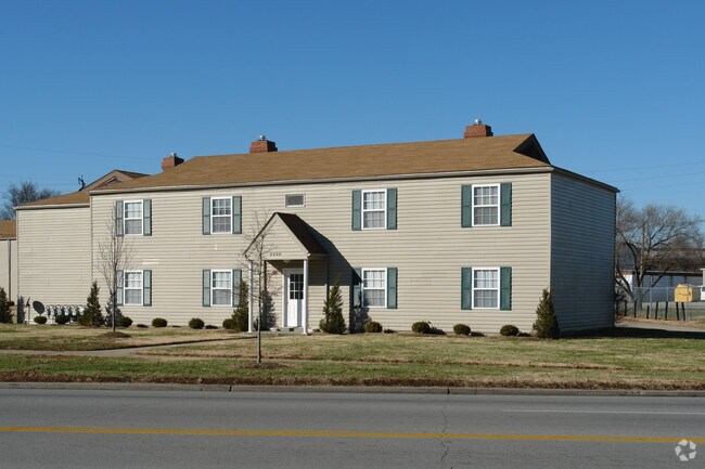 3600 Manslick Rd Complex - West Louisville - Manslick
