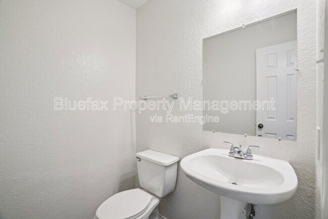 Building Photo - 9939 Bermuda Palm