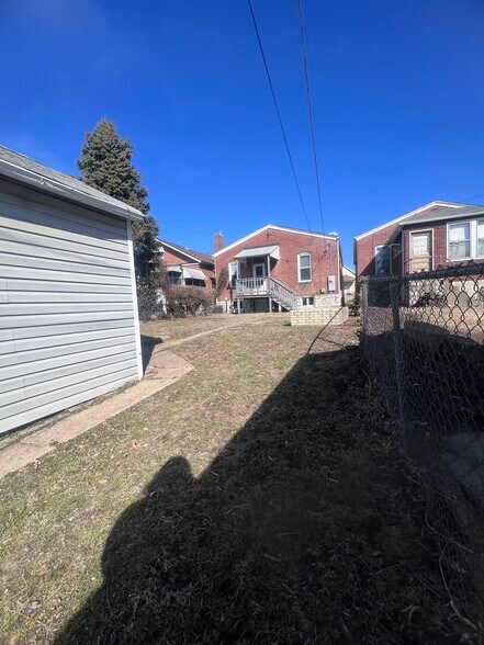 Building Photo - 4360 Gannett St