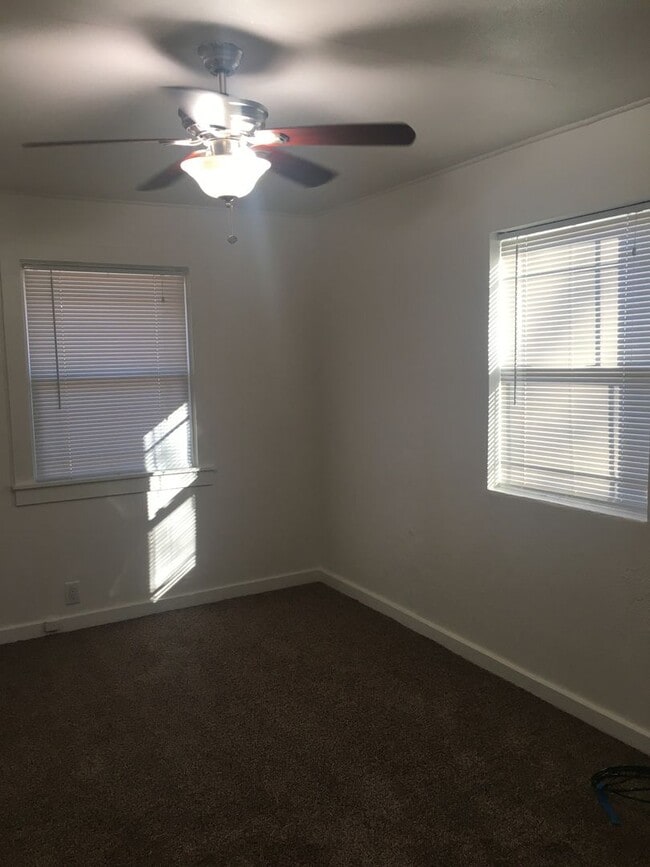 Building Photo - Paradise Cozy 2 bed one bath off of upper pentz road. Newly remodeled, new carpet/paint