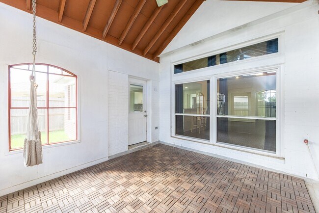 Building Photo - 21403 Hadrian Dr