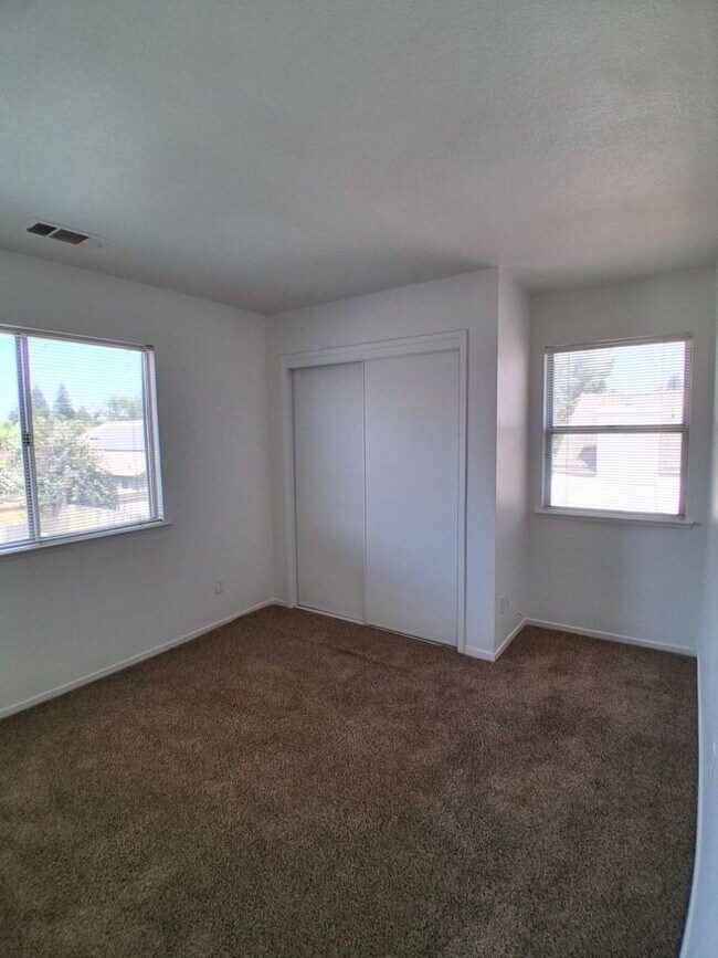 Building Photo - 277 W El Paso Ave