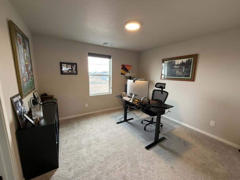 Building Photo - 450 Fairchild St