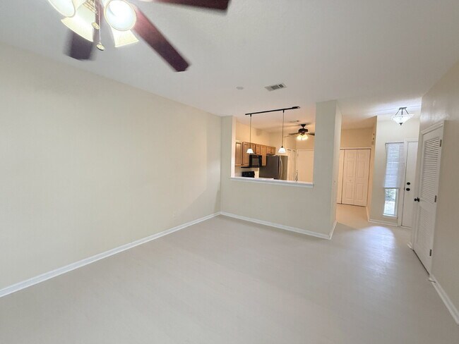 Building Photo - The Gables 2BR | 2.5BA Townhome!