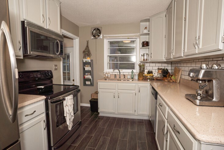 Building Photo - 1905 44th Ave NE