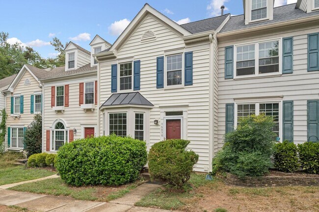 Building Photo - Great Location for schools, shopping and d...