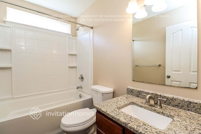 Building Photo - 2005 City Lights Dr