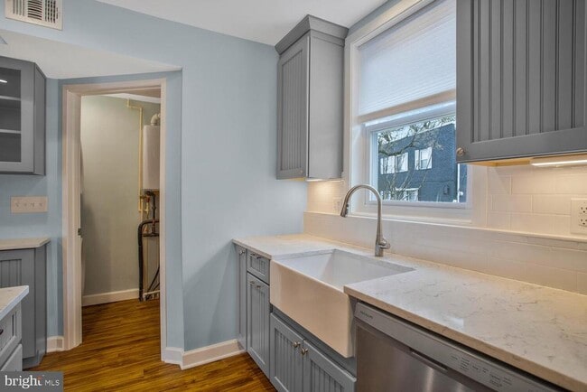 Building Photo - 3605 Edison St