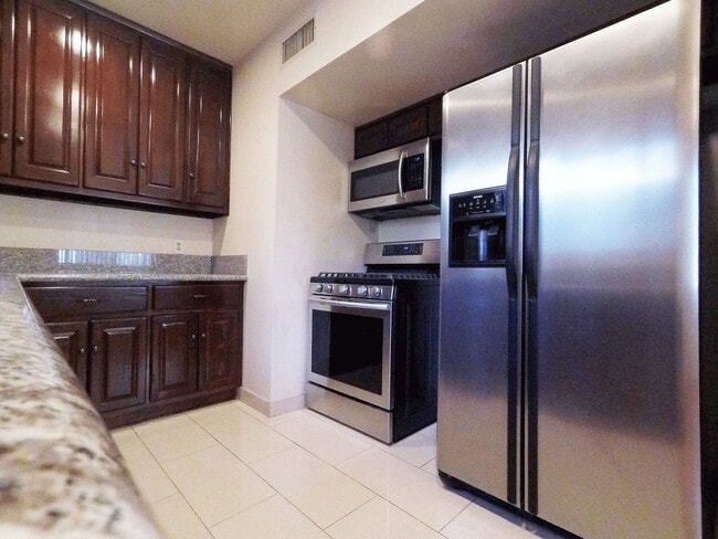 Building Photo - 5646 La Mirada Ave