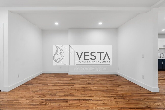 Building Photo - 510 Deaverview Rd