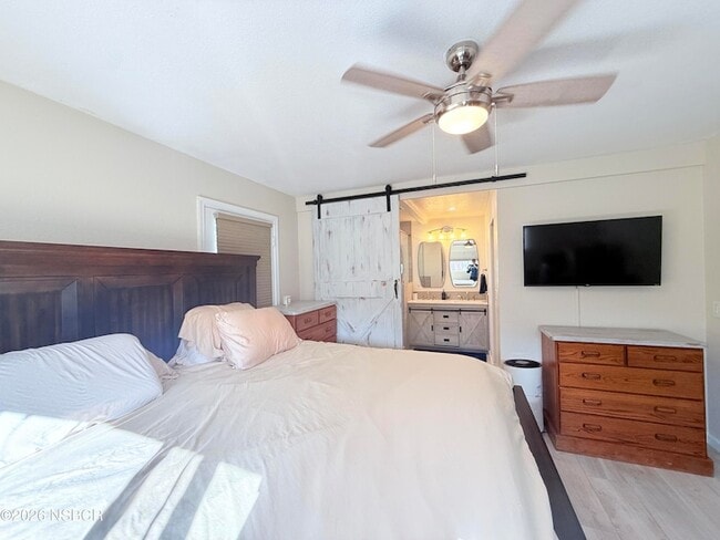 Building Photo - 4031 Hillview Rd