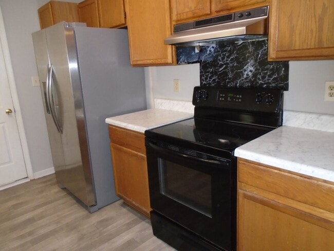 Building Photo - 3 bedroom in Hope Mills!