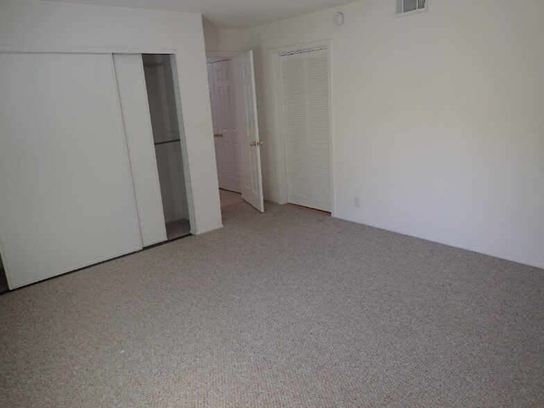 Building Photo - 1662 Stanmore Dr