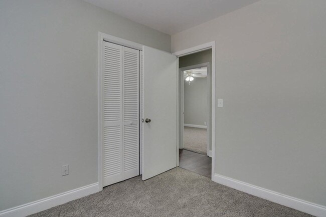 Building Photo - Updated 3 Bedroom 2 Bath off Furies Ferry!