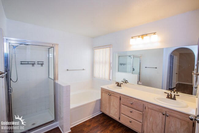 Building Photo - Spacious 3Bdm 2.5Ba Two-Story Home next to Queensridge!