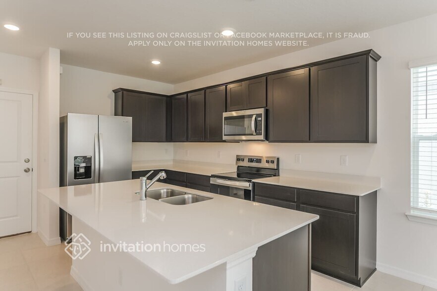 Building Photo - 16675 Silver Brook Wy