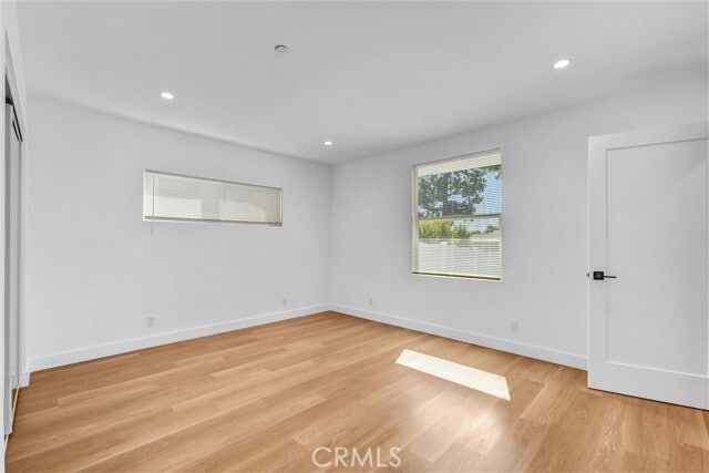 Building Photo - 18225 Chatsworth St