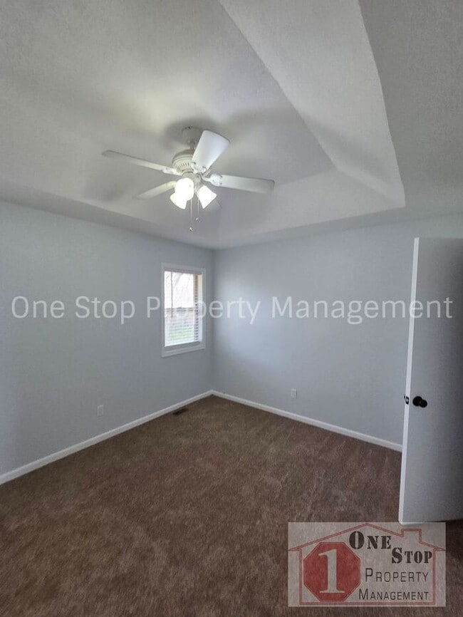 Building Photo - 3 bedroom 2.5 bathroom home in Parkville, MO!