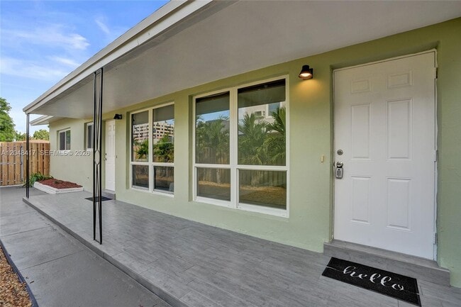 Building Photo - 3033 NE 20th Terrace