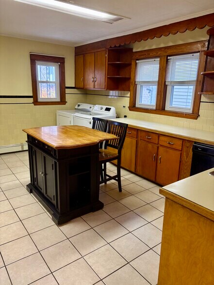 Building Photo - 32 Harley Ave