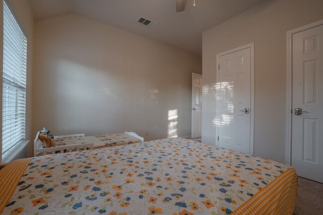 Building Photo - 917 Cavalry Ride Trail