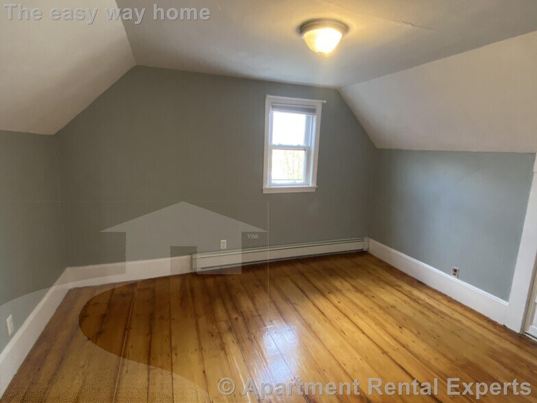 Building Photo - 67 Flint St