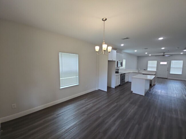 Building Photo - 8235 Locksley Rd