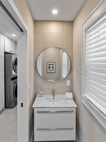 Building Photo - 1704-1706-1706 W 3rd Ave