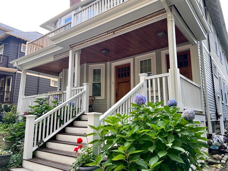 Primary Photo - 31 Blakeslee St