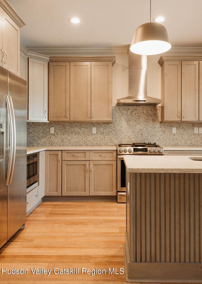 Building Photo - 43 Oakwood Ln