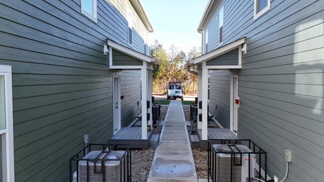 Building Photo - 3903 Winthrop Ave