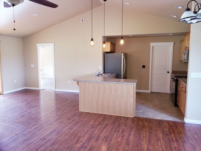Building Photo - 3bedroom 2bath House