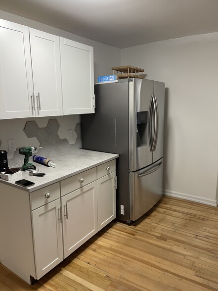 Kitchen - 326 Cottage Grove Rd