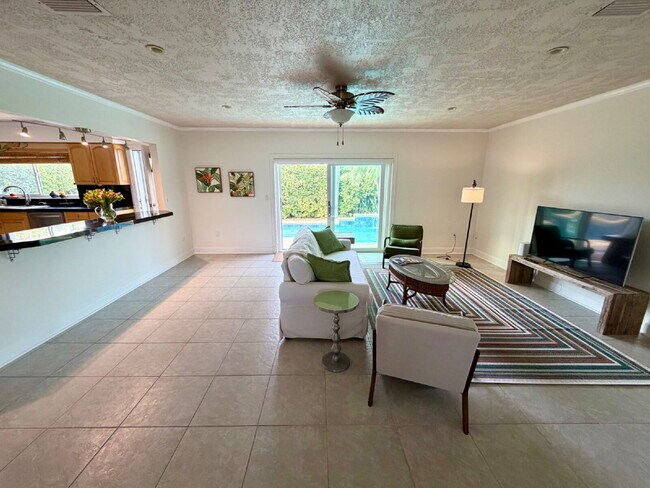 Building Photo - Gorgeous Pool Home in Satellite Beach!!