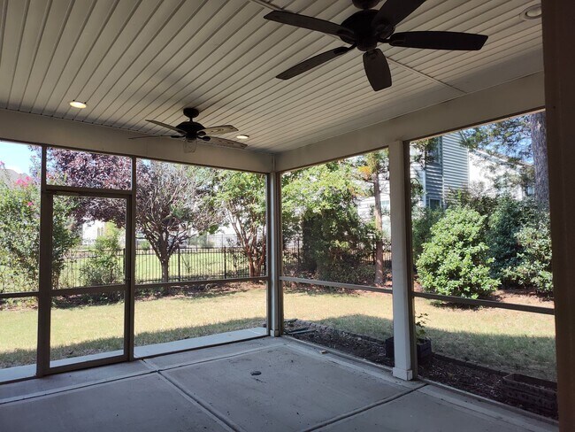 Building Photo - Beautiful home located in the Ardrey Woods community!