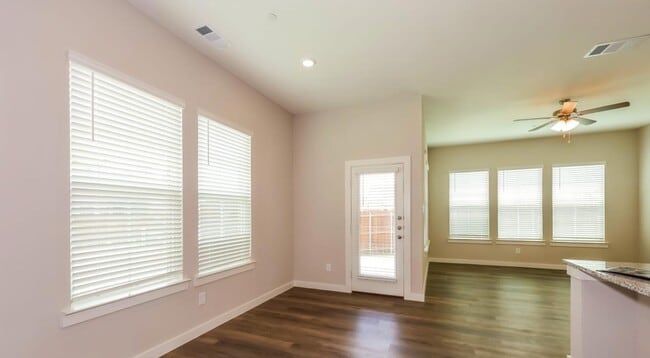 Building Photo - AVAILABLE NOW