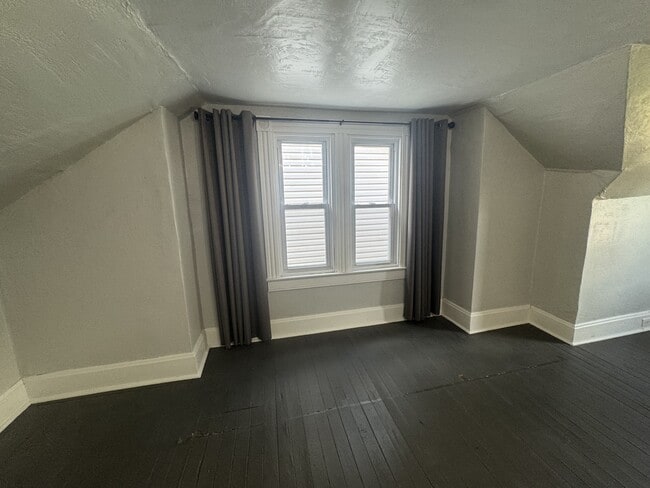 Building Photo - 310 3rd St