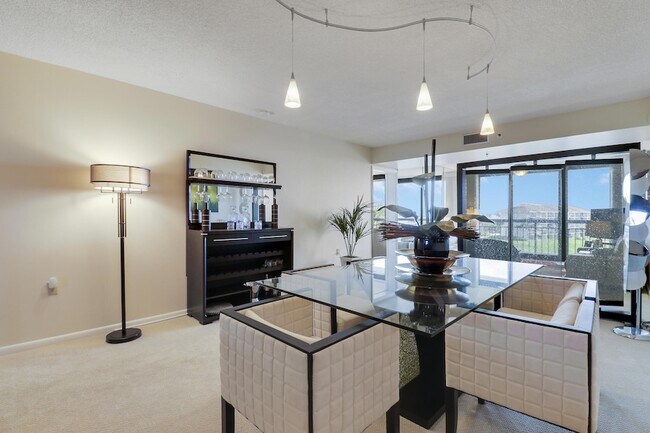 Building Photo - 601 S Seas Dr